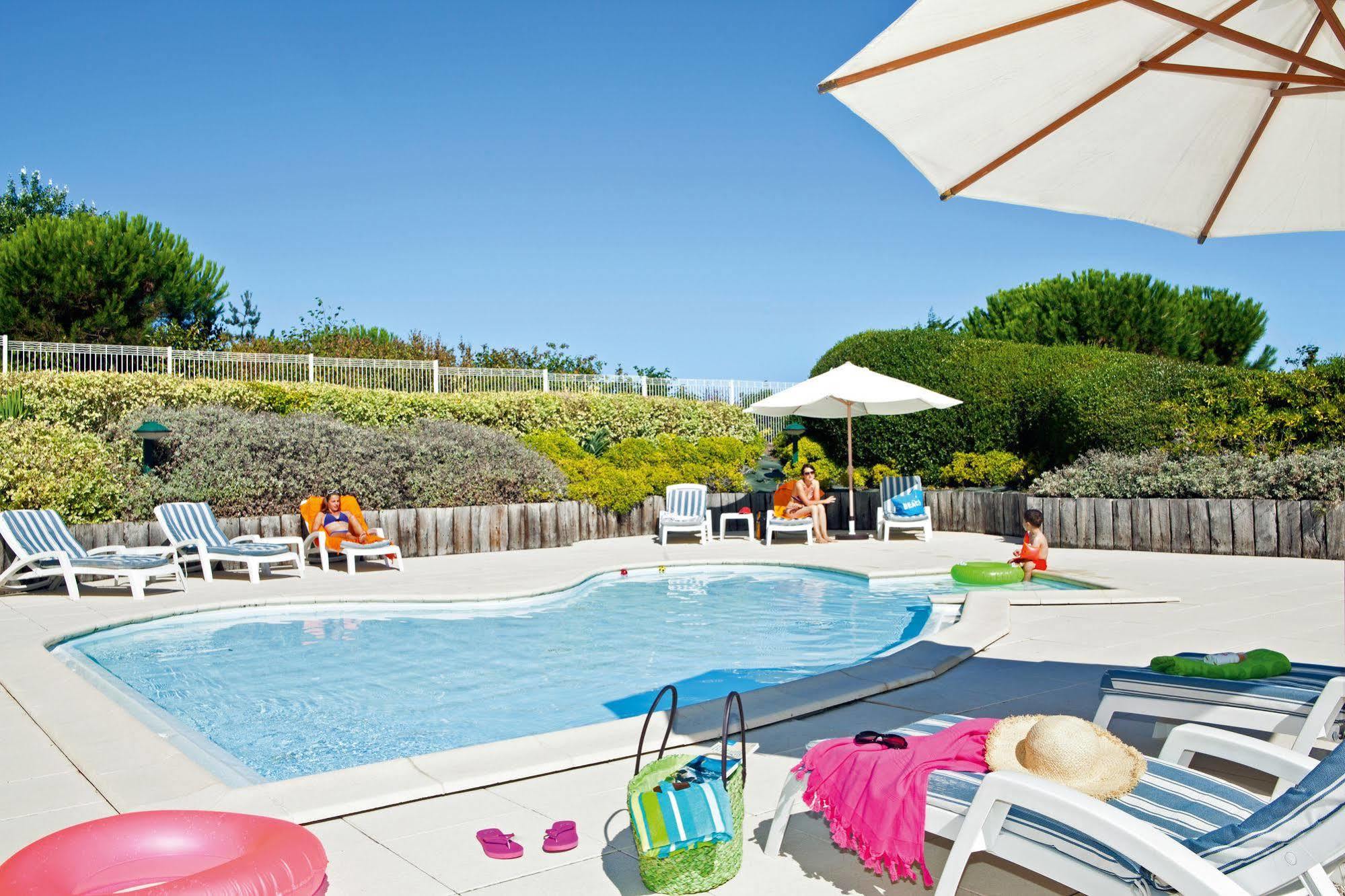 Village Club Goelia Les Voiles Blanches Бат-сюр-Мер Экстерьер фото